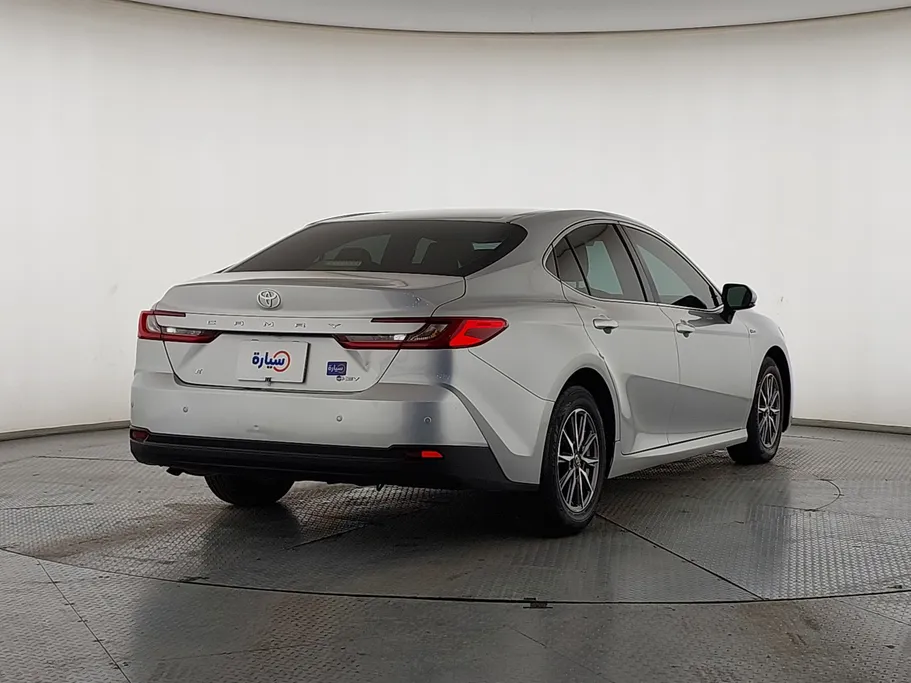 2025 Toyota Camry  E HEV 
