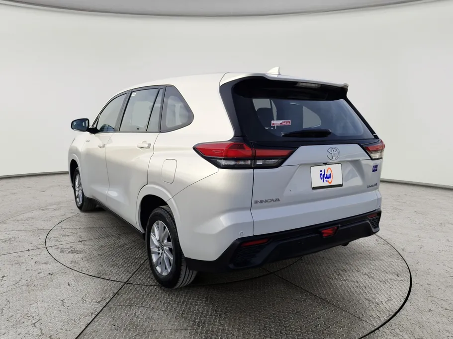 2024 Toyota Innova GL HEV 
