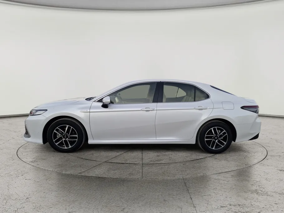 2022 Toyota Camry  LE HEV 