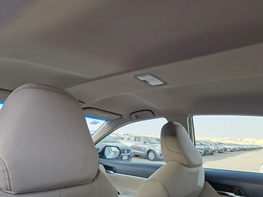 2022 Toyota Camry  LE HEV 