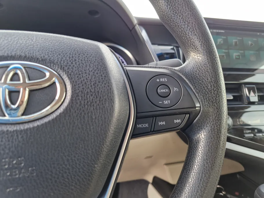 2022 Toyota Camry  LE HEV 