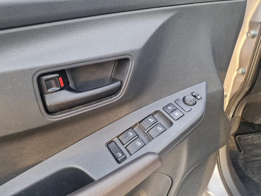 تويوتا يارس Y 2023 