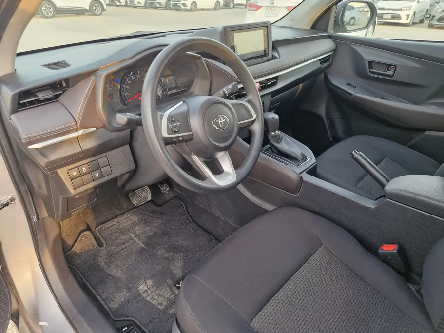 تويوتا يارس Y 2023 