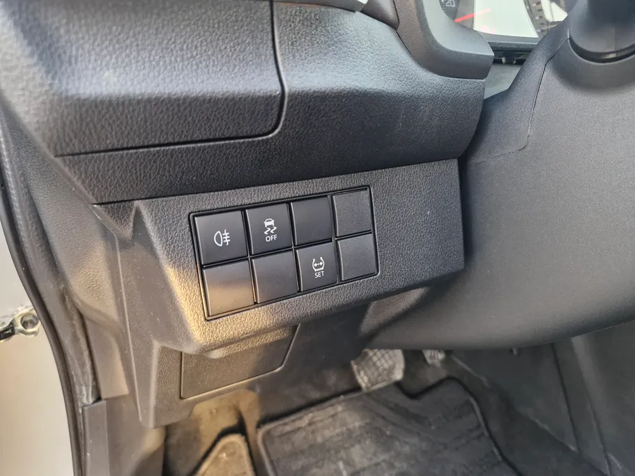 تويوتا يارس Y 2023 