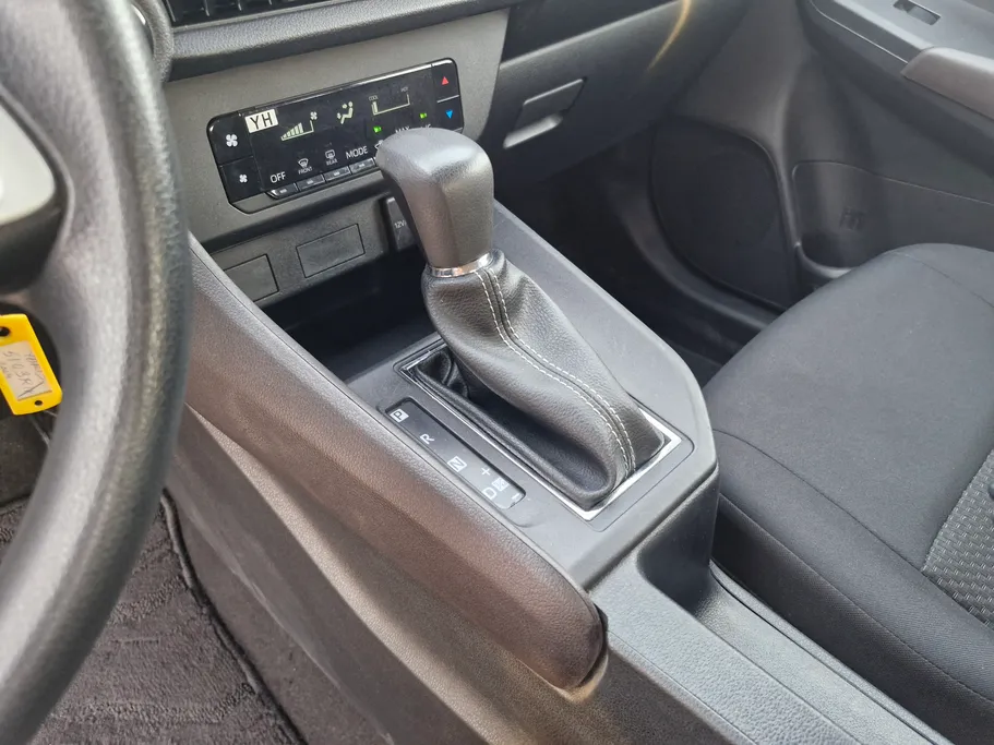 تويوتا يارس Y 2023 