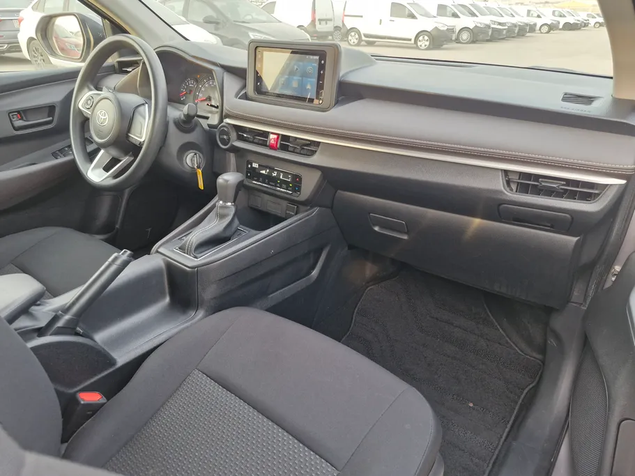 تويوتا يارس Y 2023 