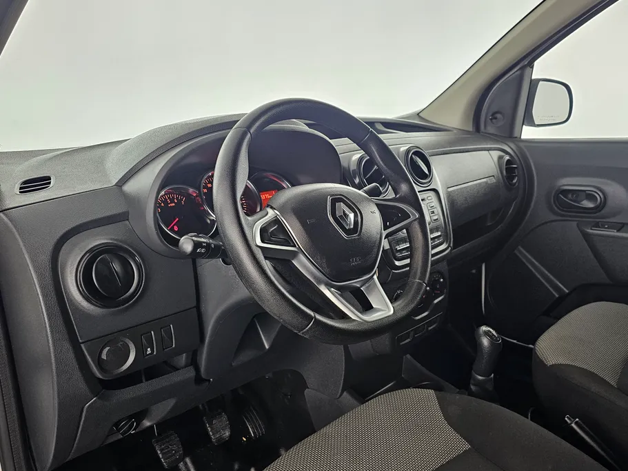 2022 Renault Docker Van بضاعة 