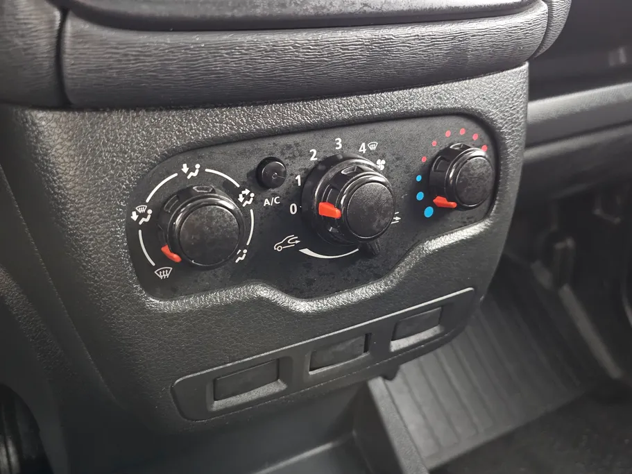 2022 Renault Docker Van بضاعة 