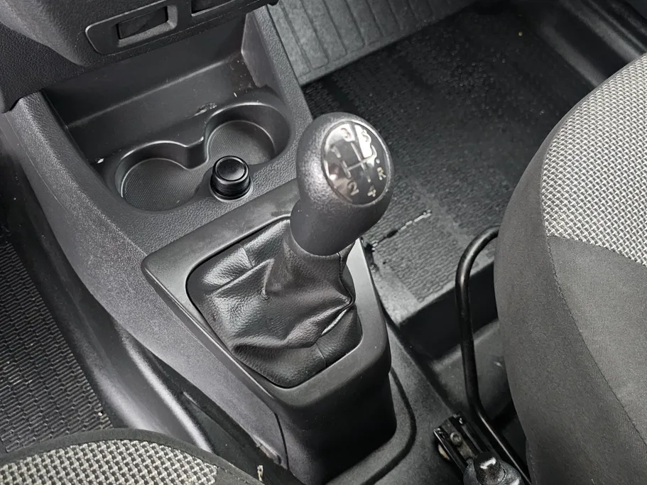 2022 Renault Docker Van بضاعة 