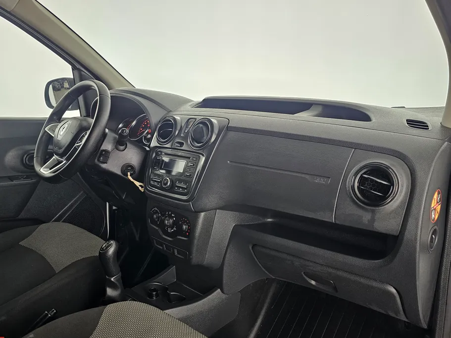 2022 Renault Docker Van بضاعة 