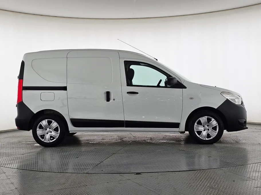 2022 Renault Docker Van بضاعة 