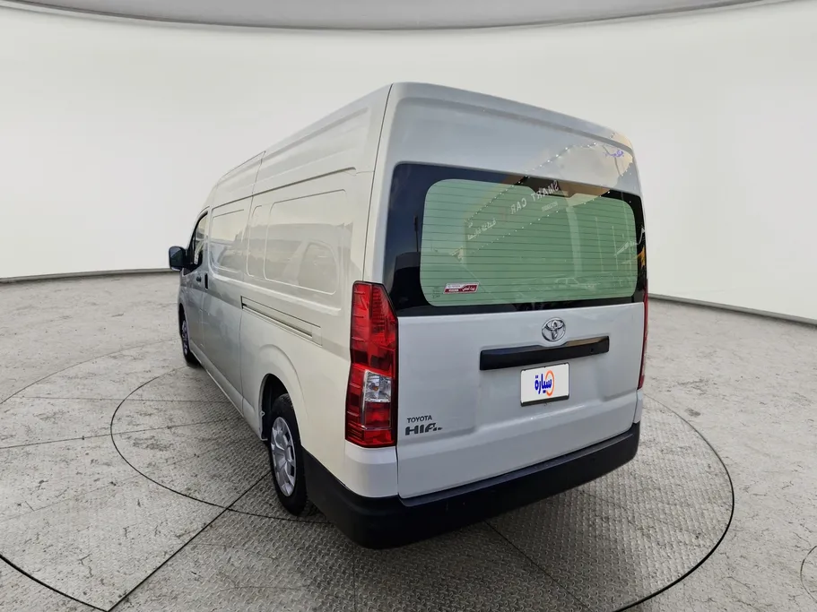 2022 Toyota Haice ثلاجة  