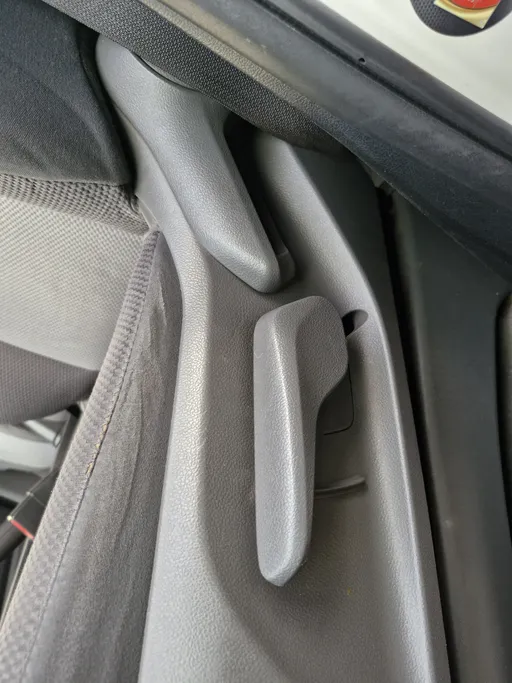 2022 Toyota Haice ثلاجة  