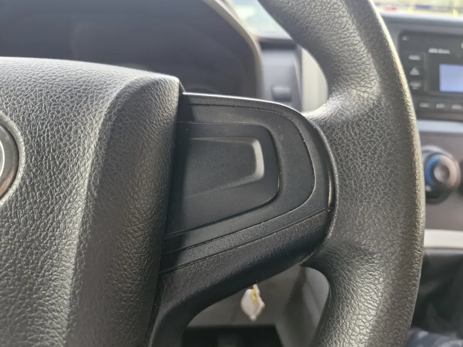 2022 Toyota Haice ثلاجة  