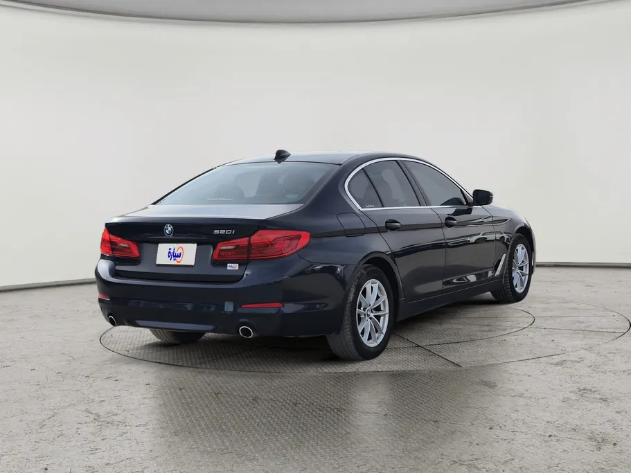 2020 BMW 5 Series 520i 