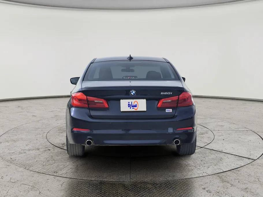 2020 BMW 5 Series 520i 