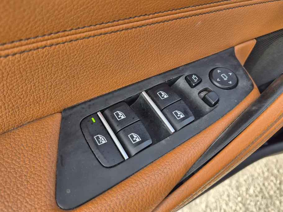 2020 BMW 5 Series 520i 