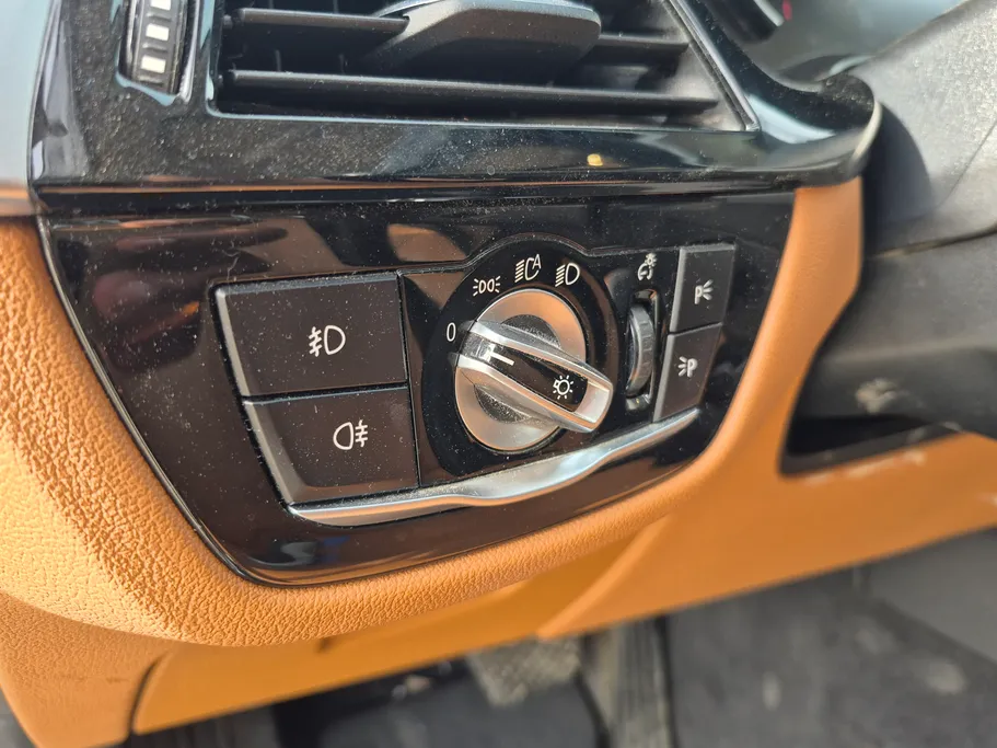 2020 BMW 5 Series 520i 