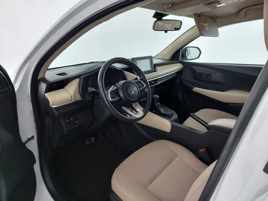 2023 Toyota Yaris  Y 