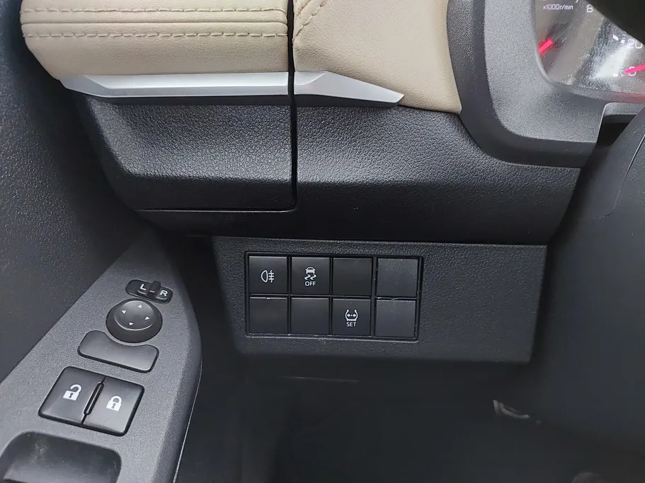 2023 Toyota Yaris  Y 