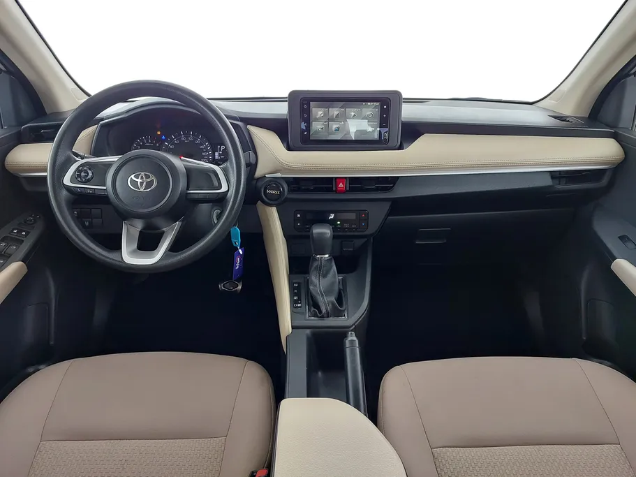 2023 Toyota Yaris  Y 