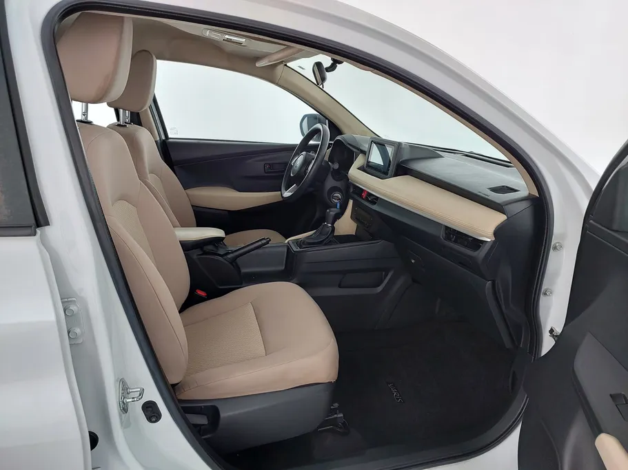 2023 Toyota Yaris  Y 