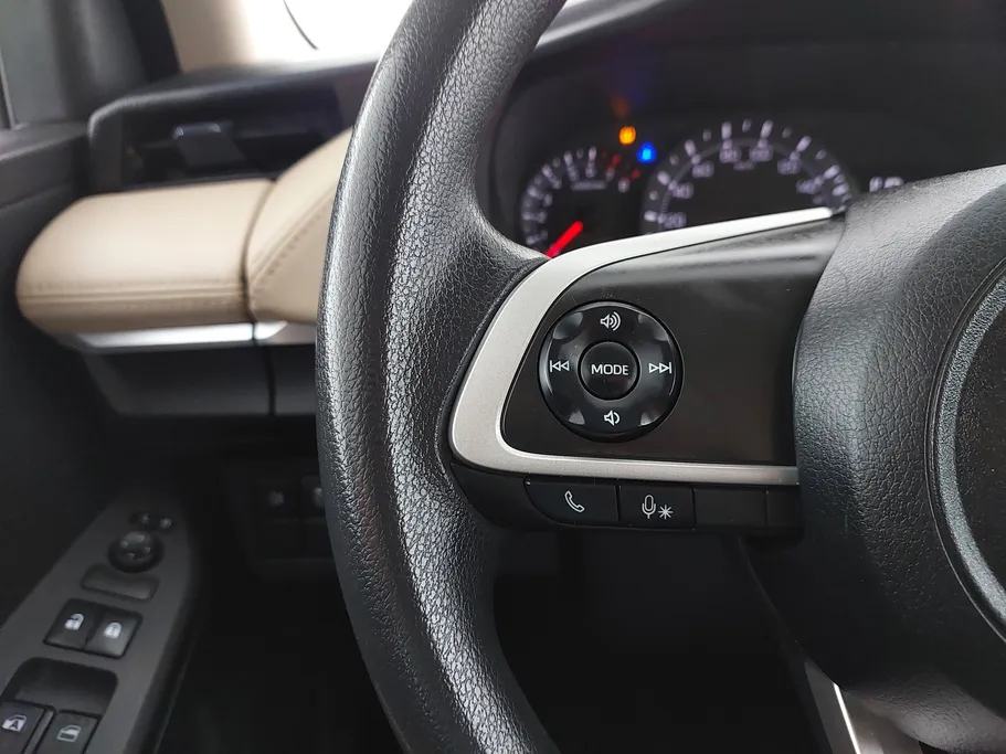 2023 Toyota Yaris  Y 