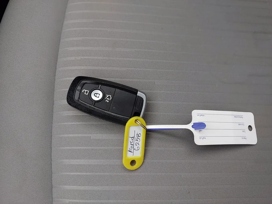 2023 Ford Taurus Ambiente New Shape 