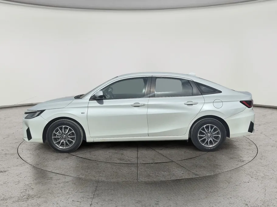 تويوتا يارس Y 2023 