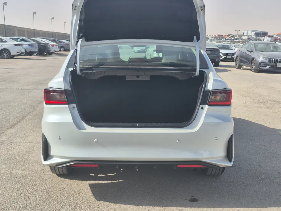 تويوتا يارس Y 2023 