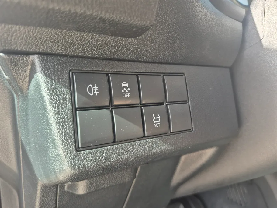 تويوتا يارس Y 2023 