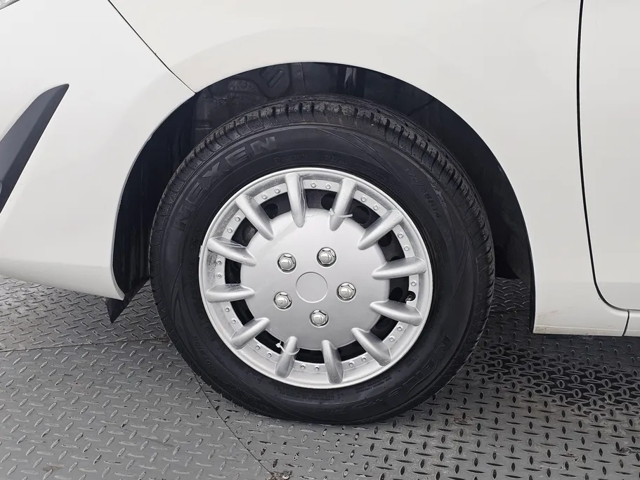 تويوتا يارس Y 2019 