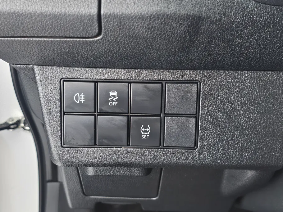 تويوتا يارس Y 2023 