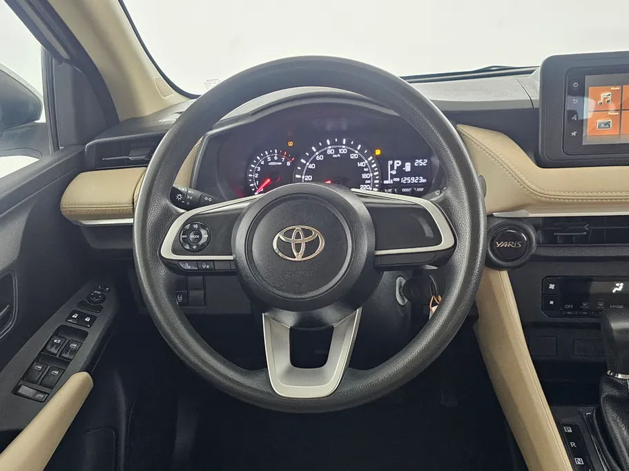 تويوتا يارس Y 2023 