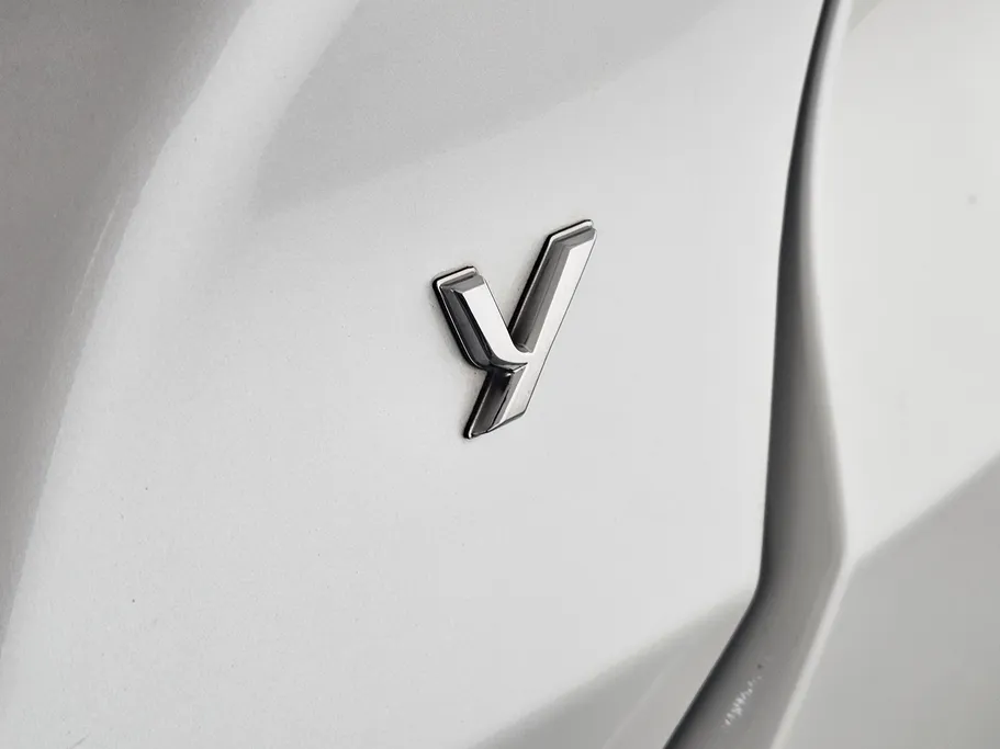 تويوتا يارس Y 2023 