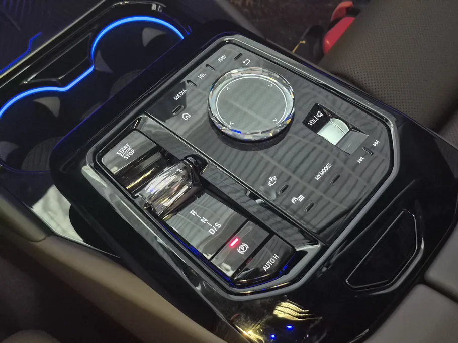 بي ام دبليو الفئة الخامسة 520i 2026 