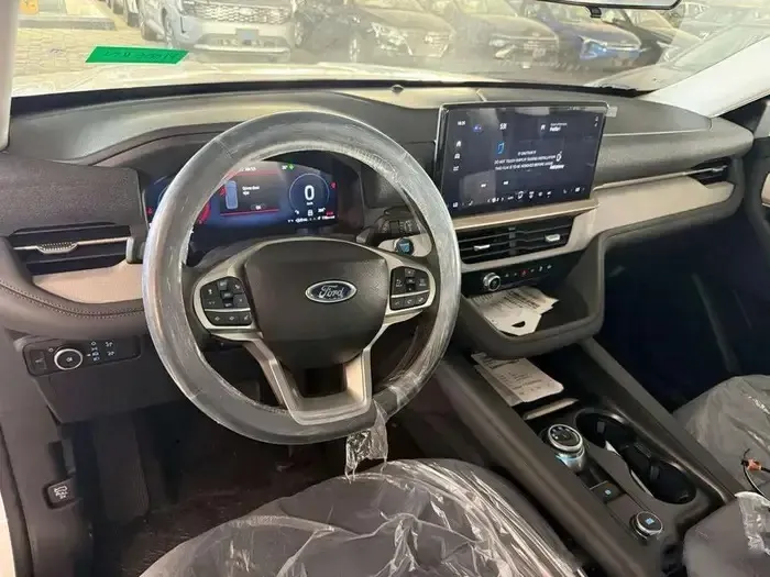 2025 Ford Explorer Active 200A 