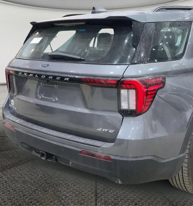 2025 Ford Explorer Active 200A 