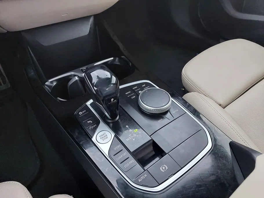 بي ام دبليو الفئة الثانية 218i 2021 