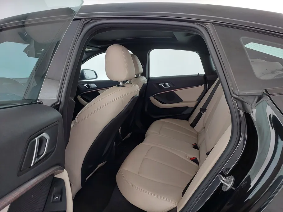 بي ام دبليو الفئة الثانية 218i 2021 