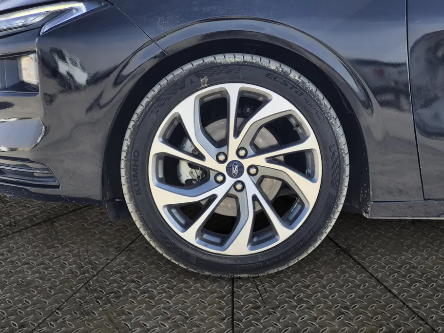 2023 Ford Taurus Titanium 