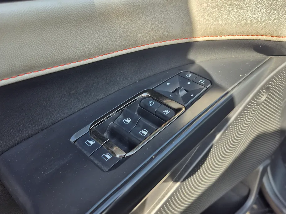 2023 Ford Taurus Titanium 