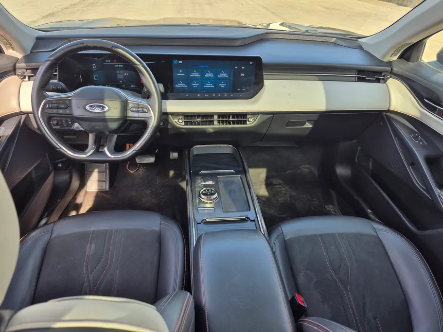 2023 Ford Taurus Titanium 