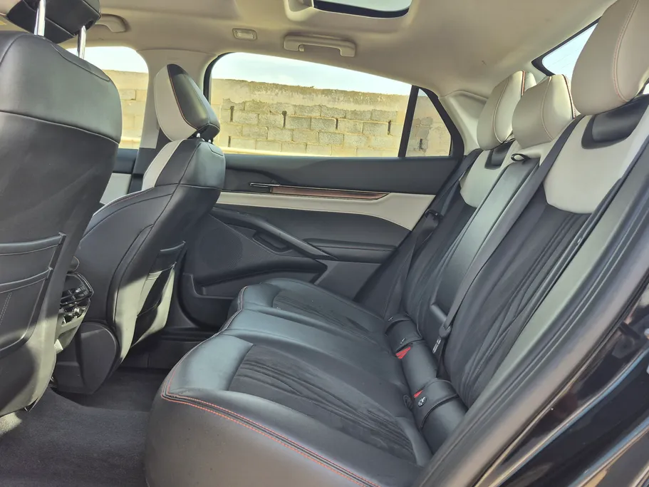 2023 Ford Taurus Titanium 