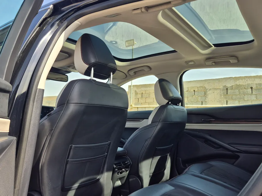 2023 Ford Taurus Titanium 