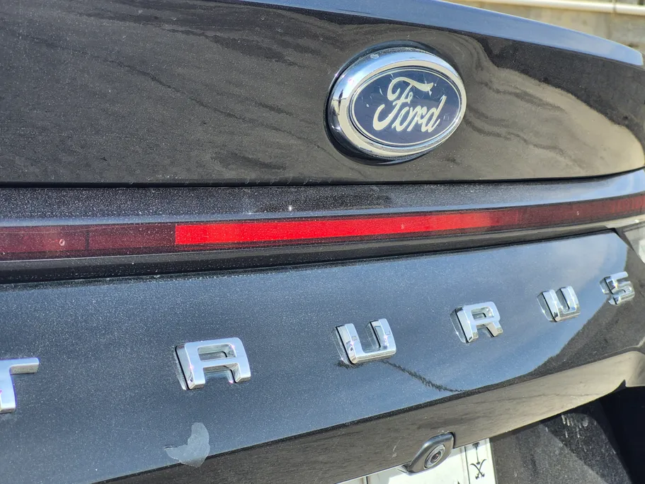 2023 Ford Taurus Titanium 