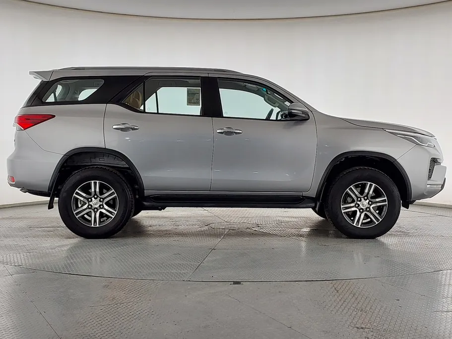 تويوتا فورتشنر VX1 2023 