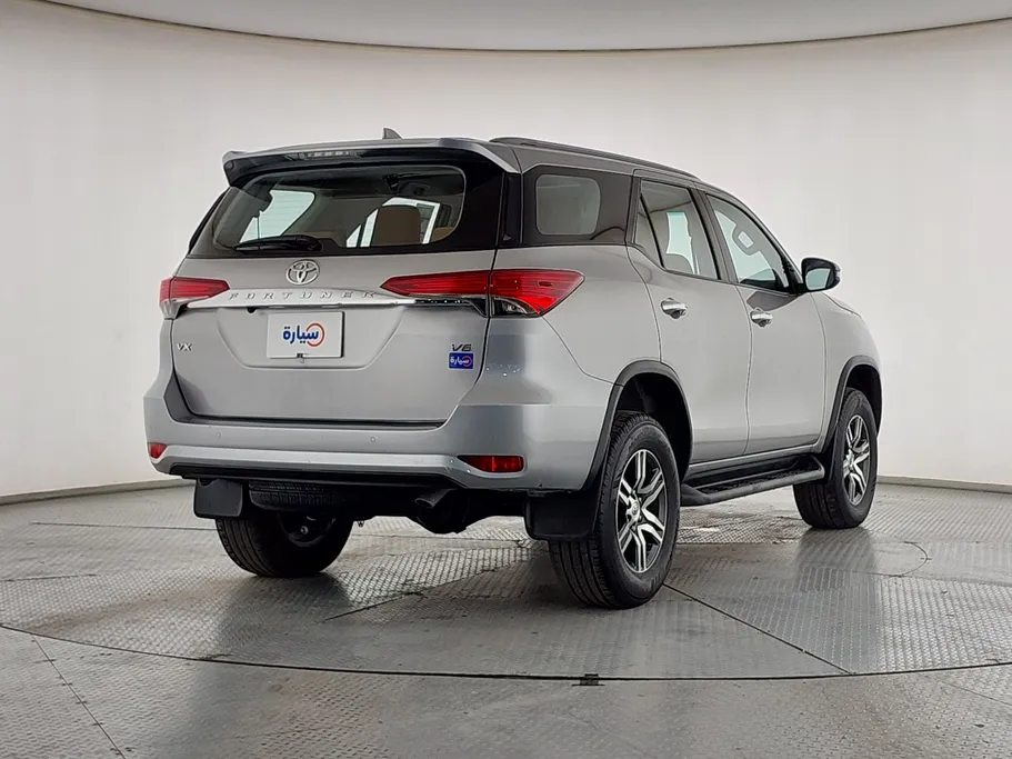 تويوتا فورتشنر VX1 2023 
