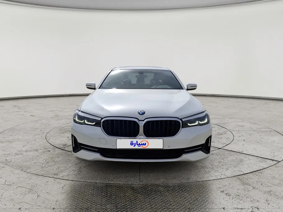 2023 BMW 5 Series 520i 