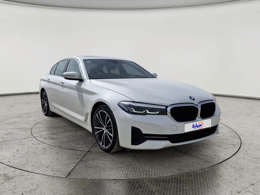 2023 BMW 5 Series 520i 